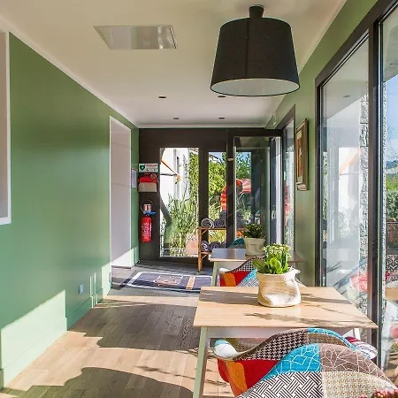 Rossi Отель Сартен