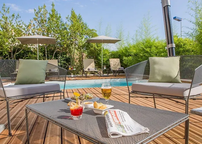 ホテル Rossi サルテーヌ